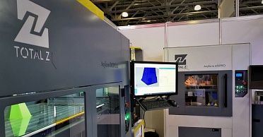 Новый принтер Total Z для скоростной 3D-печати крупногабаритных изделий на выставке в Москве